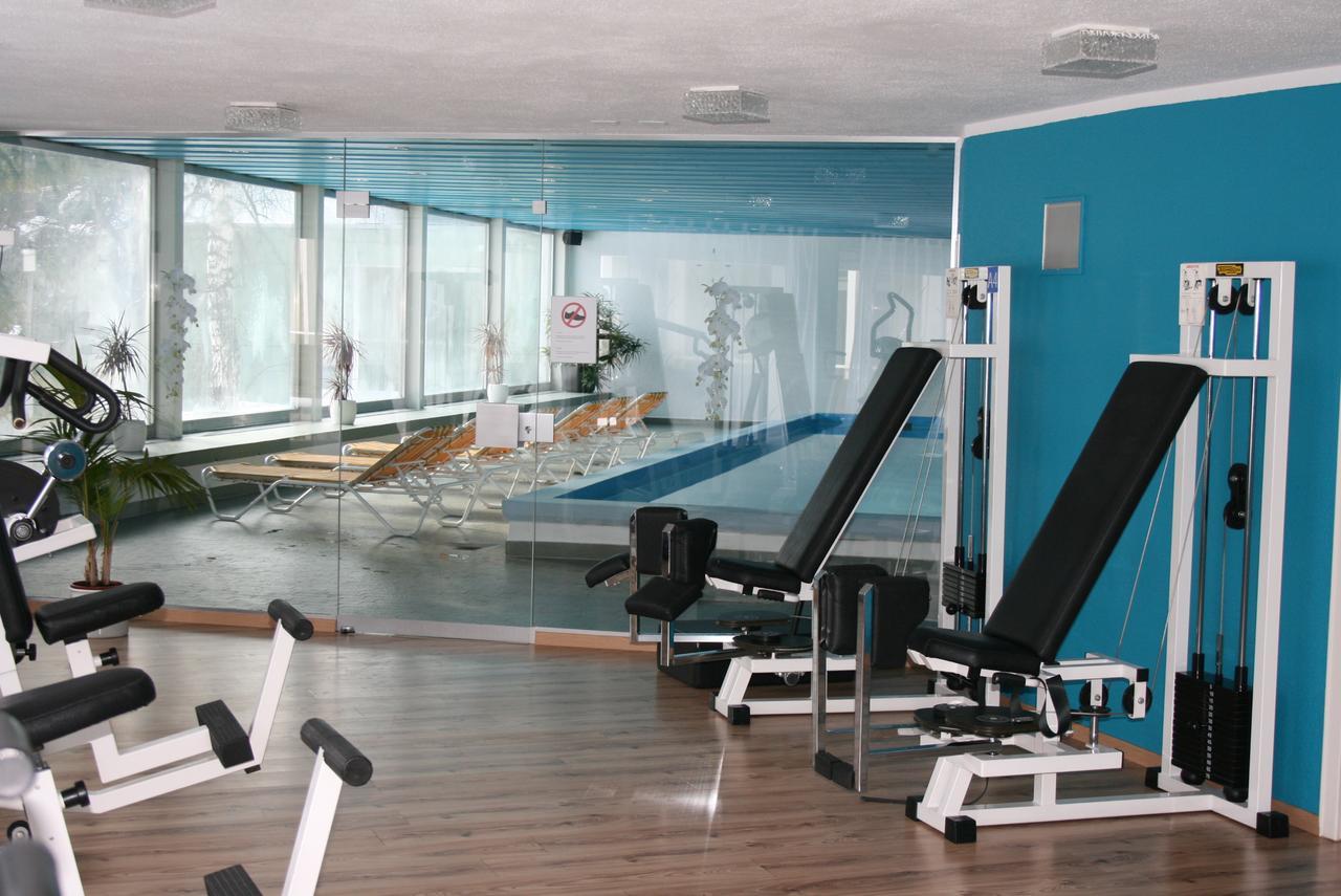 Holiday Accommodation - Swimming Pool Available Davos Exterior photo